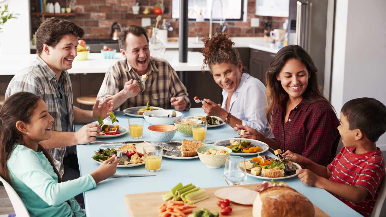 Family eating healthy